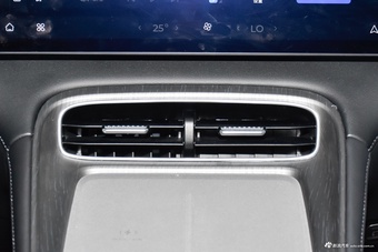 2025款风云T8 1.5T 130km 豪华版7座