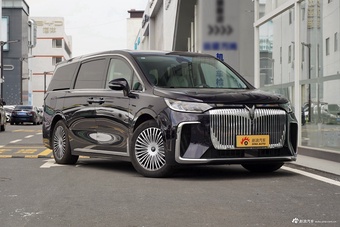 2025款梦想家 PHEV 四驱尊贵鲲鹏版