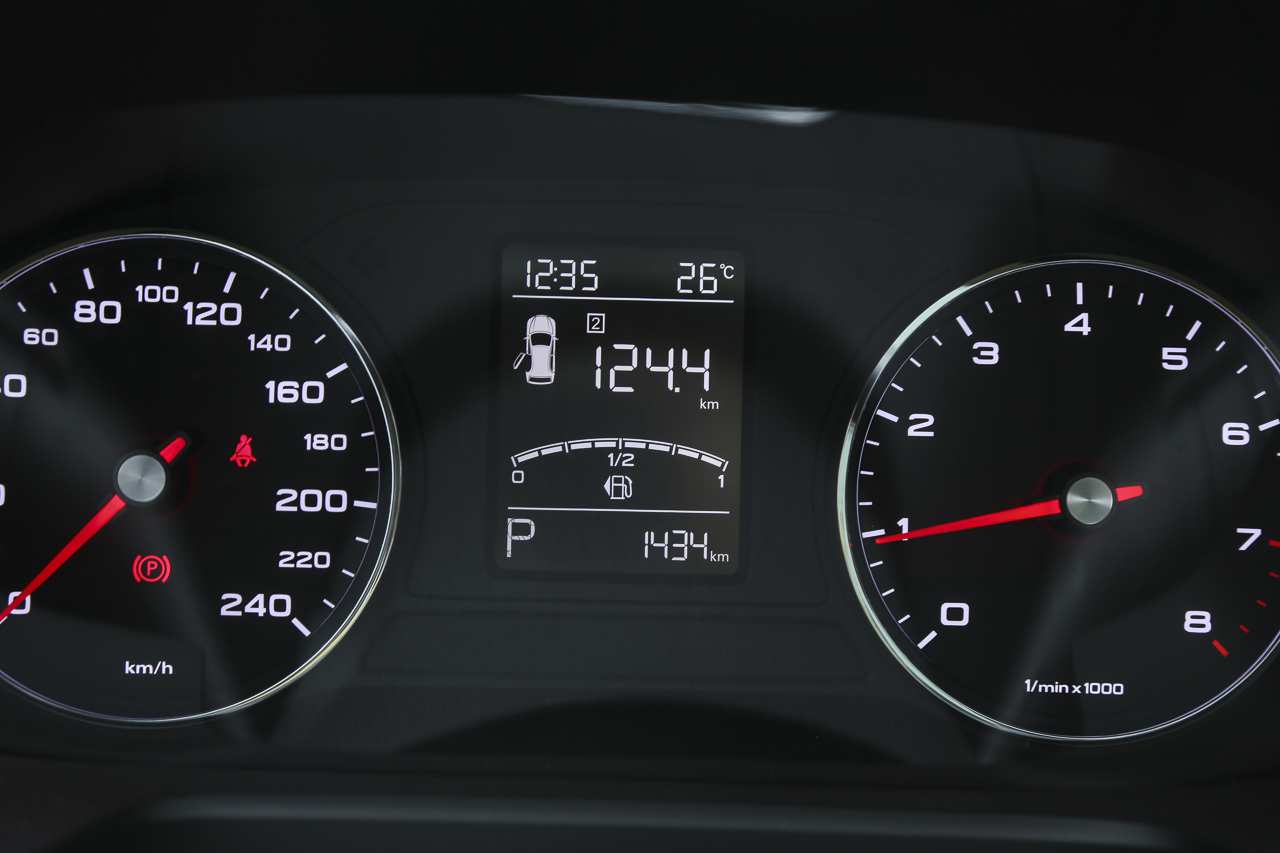 2019款荣威RX5 1.5T自动两驱4G互联铂金版