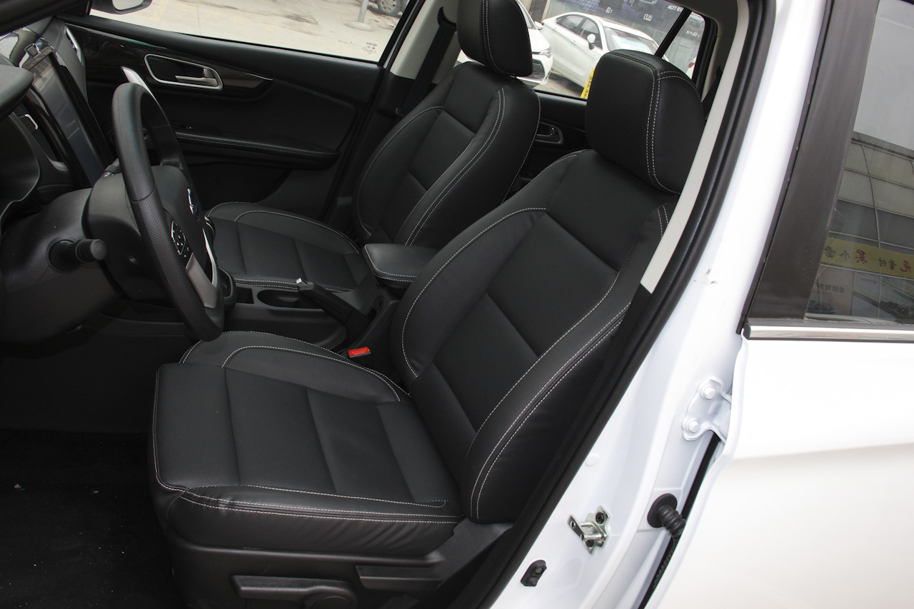 2018款斯威X7改款1.8L手动舒适版7座 