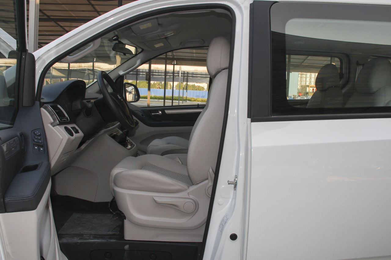 2018款上汽大通G10 PLUS 1.9T手动精英版柴油