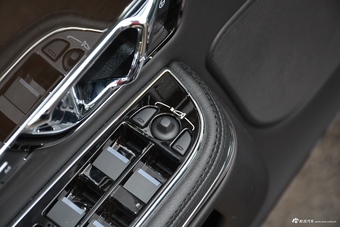 2018款捷豹XJL 3.0L自动SC两驱典雅商务版 