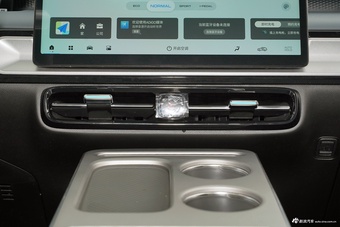 2025款AION Y Plus 610 智享版