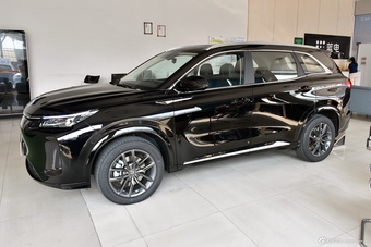 2025款蓝电E5 PLUS 165km 长续航先享版 7座