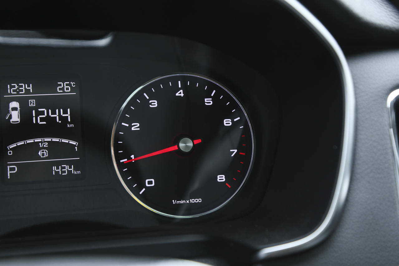 2019款荣威RX5 1.5T自动两驱4G互联铂金版