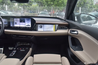 2025款奥迪Q6L e-tron 超长续航版