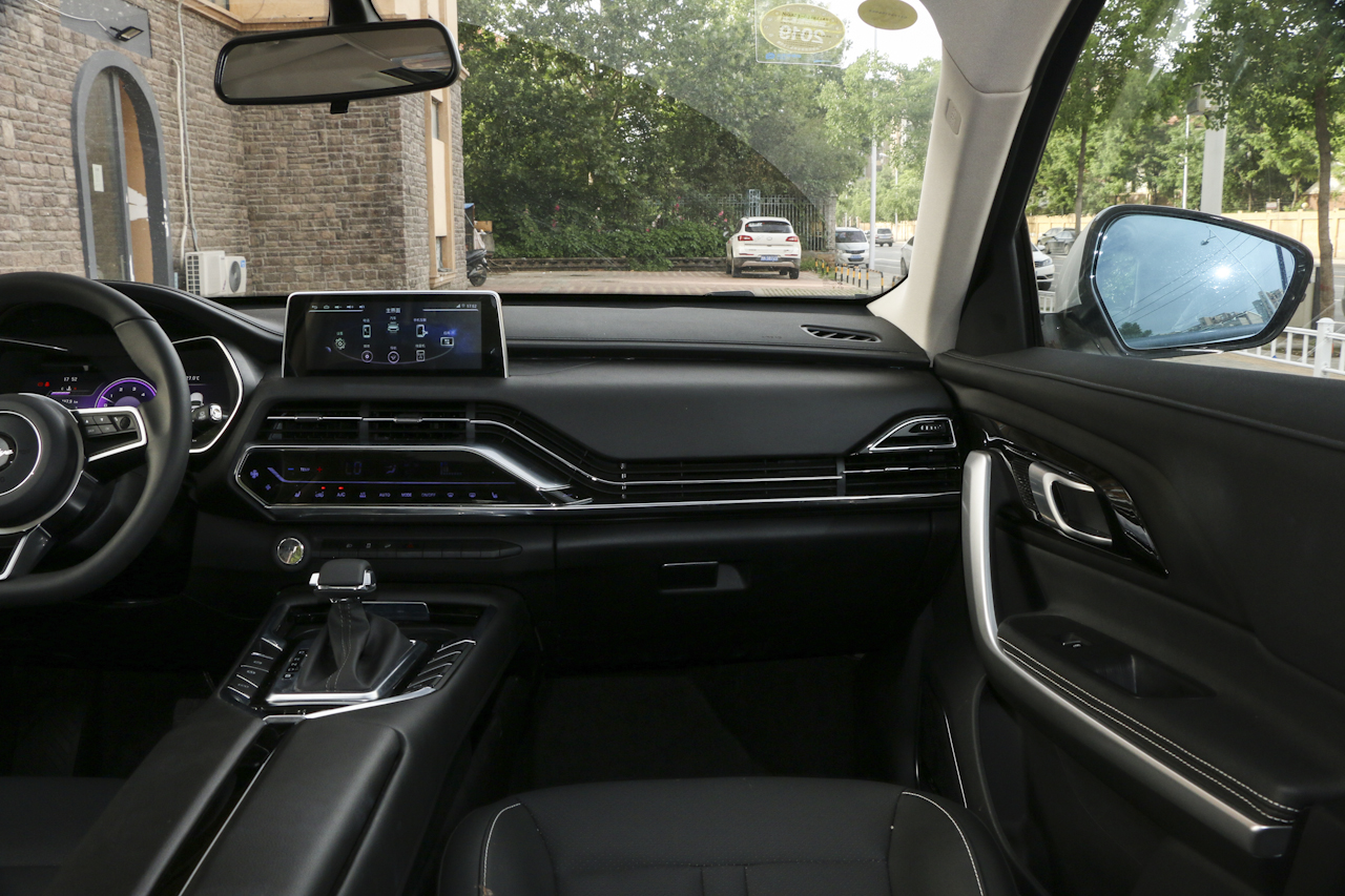 2018款众泰T500 1.5T自动智能互联尊贵型