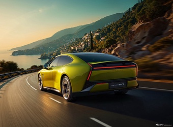 2025款小鹏P7 四驱 律动黄 官图