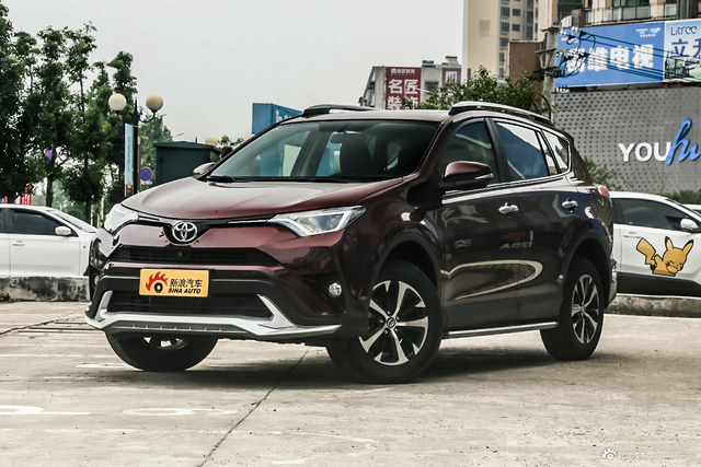 2016款RAV4荣放 2.0L自动两驱风尚版