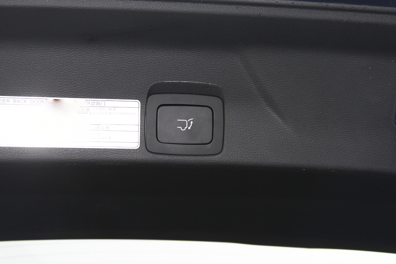 2017上汽大通D90 2.0T自动四驱天狼星