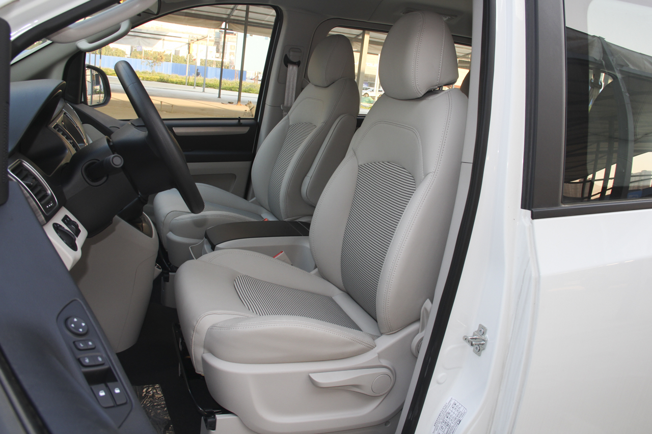 2018款上汽大通G10 PLUS 1.9T手动精英版柴油