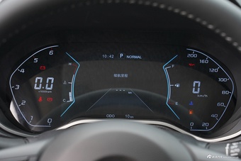 2026款纳瓦拉 2.3T自动柴油四驱舒适型标箱