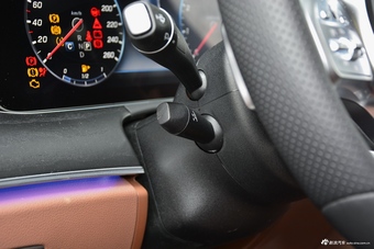 2019款奔驰E级改款2.0T自动运动时尚型300L