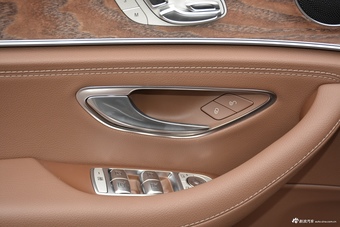 2019款奔驰E级改款2.0T自动运动豪华型300L