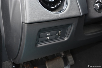 2018款捷豹XJL 3.0L自动SC两驱典雅商务版 