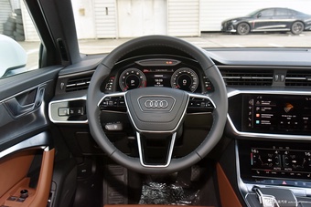 2025款奥迪A6L 改款 45 TFSI 臻选动感型