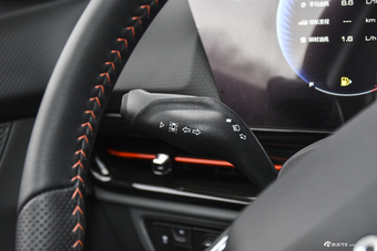 2019款宝骏RC-6 1.5T 自动24小时在线尊贵型