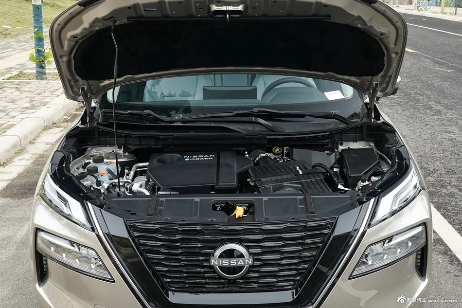 2023款奇骏 e-POWER 超混双电机四驱豪华版