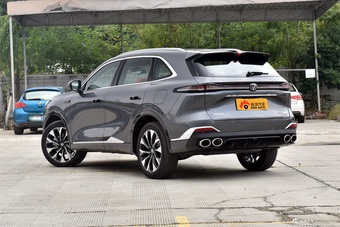 2025款长安CS75 PLUS 第四代 UItra 2.0T 新蓝鲸 擎风型