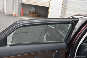 2018款捷豹XJL 3.0L自动SC两驱典雅商务版 