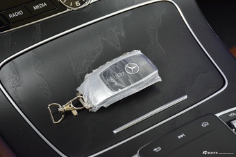 2019款奔驰E级改款2.0T自动运动时尚型300L