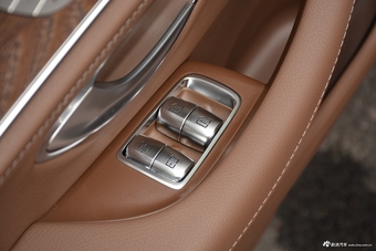 2019款奔驰E级改款2.0T自动运动豪华型300L