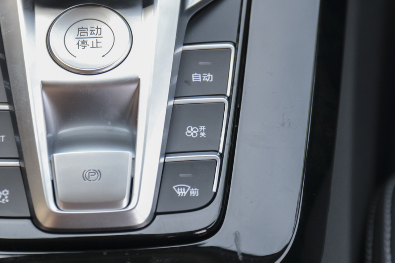 2019款比亚迪元EV360  智联悦尚型