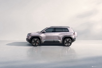 2025款钛3 501KM 后驱Ultra版 冰晶蓝 微光粉