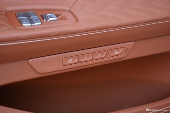 2019款宝马7系740Li xDrive行政型豪华套装