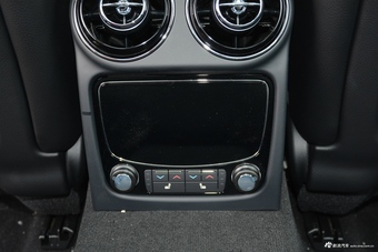 2018款捷豹XJL 3.0L自动SC两驱典雅商务版 