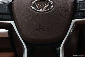 2018款北汽幻速S7 1.5T 自动尊享型