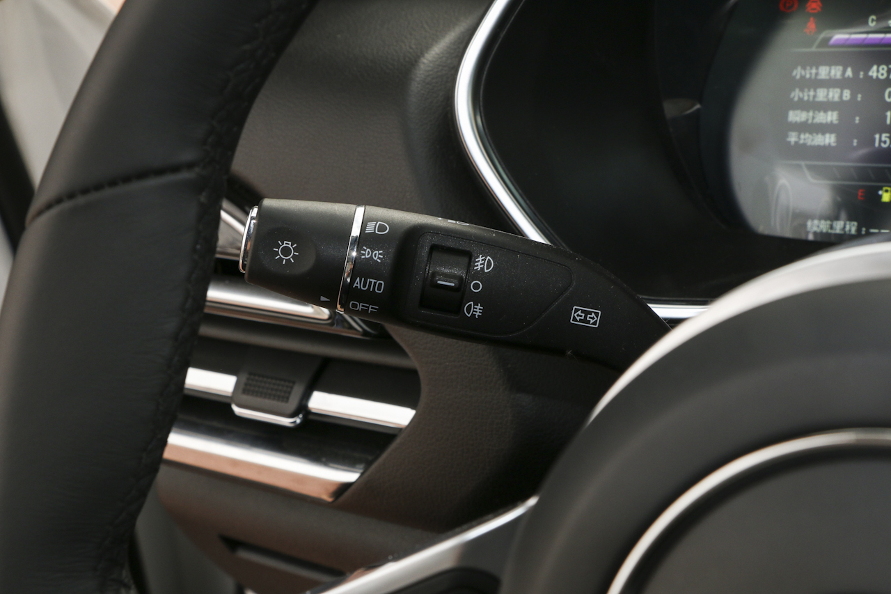 2018款众泰T500 1.5T自动智能互联尊贵型