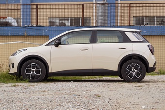 2025款AION UT 330星辉版