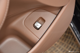 2019款奔驰E级改款2.0T自动运动豪华型300L