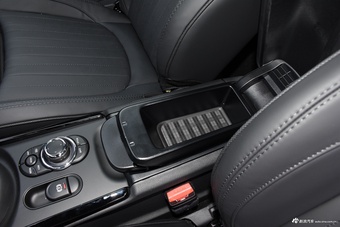 2023款MINI CLUBMAN 改款 2.0T COOPER S 鉴赏家