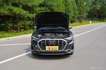 2019款奥迪Q3 45TFSI quattro豪华动感型