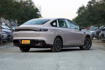 2025款零跑B01 550舒享版