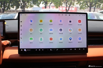 2025款五菱星光纯电 610km 智能旗舰型