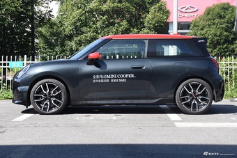 2024款电动MINI COOPER 452km SE 赛车手