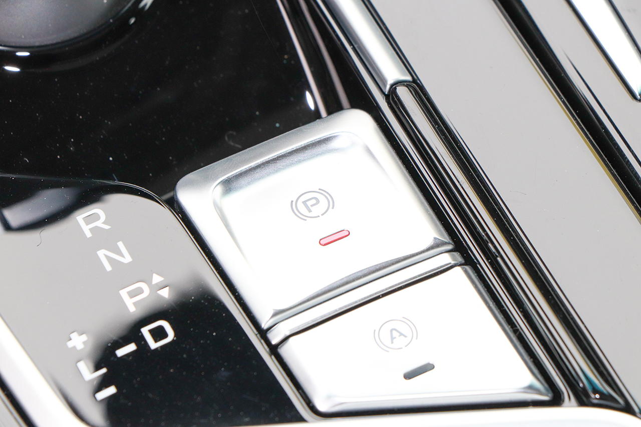 2020款吉利博瑞新能源PHEV 耀享版