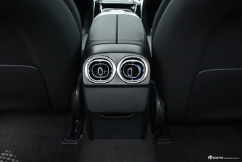2023款奔驰C级 改款 C 260 L 皓夜运动版