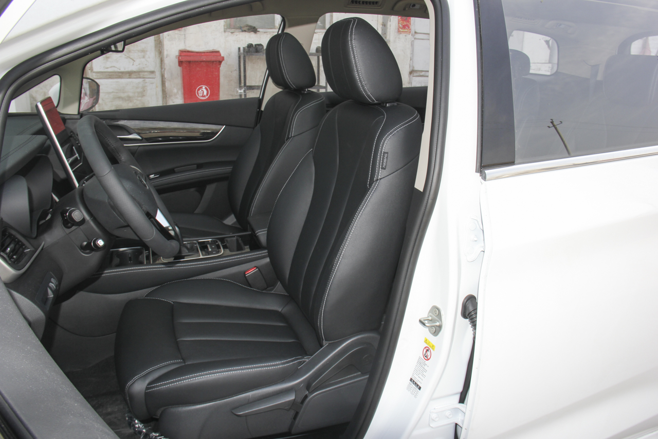 2019款比亚迪宋MAX 1.5T自动智联睿进型6座国V 