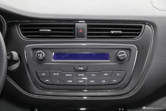 2019款欧诺S 1.5L 手动基本型7座JL473QG