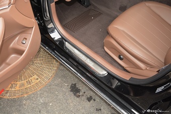 2019款奔驰E级改款2.0T自动运动豪华型300L