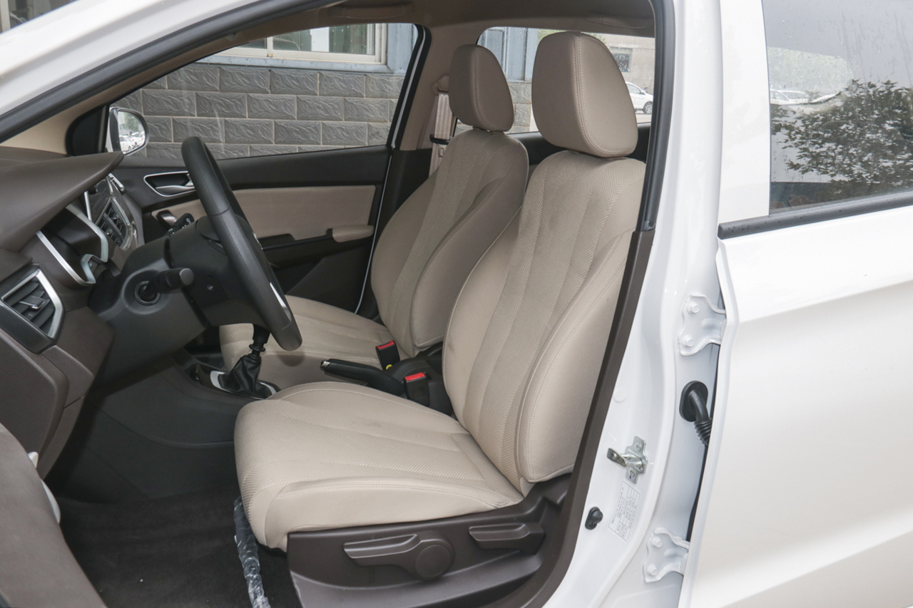 2019款宝骏310W 1.5L手动舒适型国VI