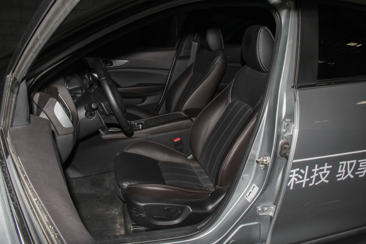 2018款马自达CX-4 2.5L自动四驱蓝天无畏版