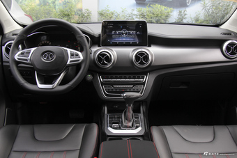 2018款北汽绅宝智行1.5T自动精英版