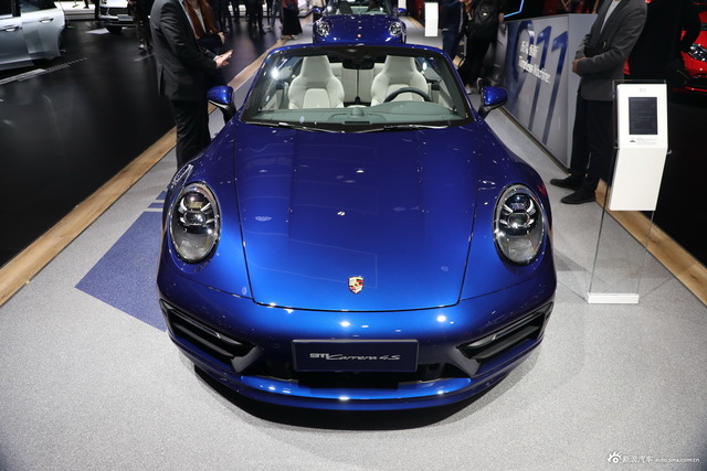 911