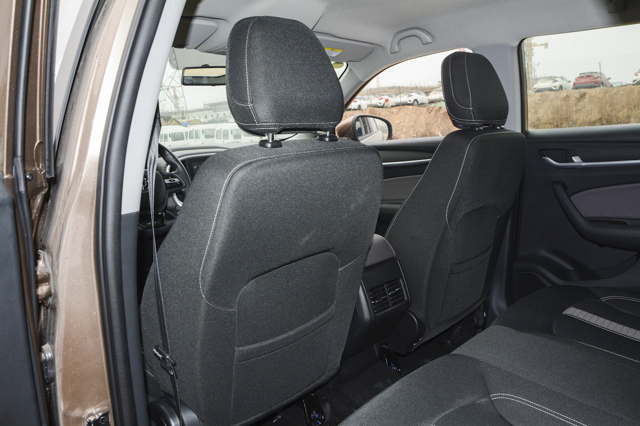 2018款中华V6 1.5T手动精英型