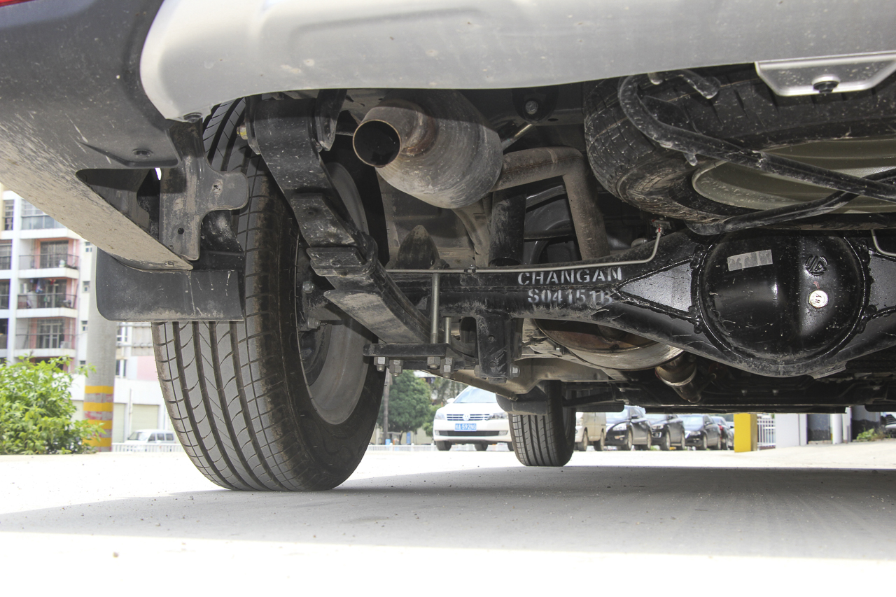 2019款欧诺S 1.5L手动基本型7座JL473QG